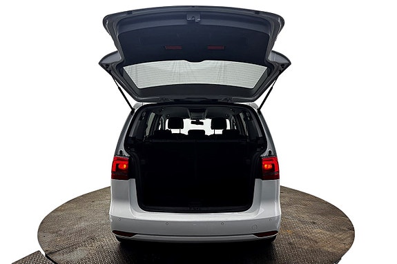 Volkswagen Touran 8 of 26