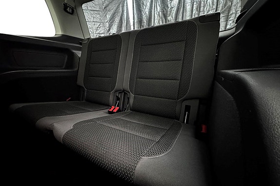 Volkswagen Touran 13 of 26