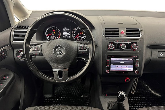 Volkswagen Touran 17 of 26