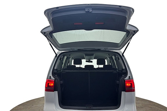 Volkswagen Touran 26 of 26