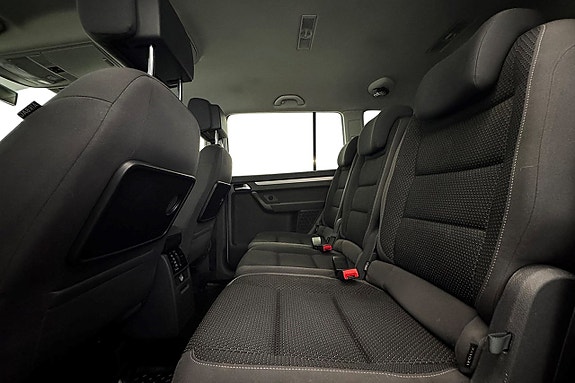 Volkswagen Touran 12 of 26