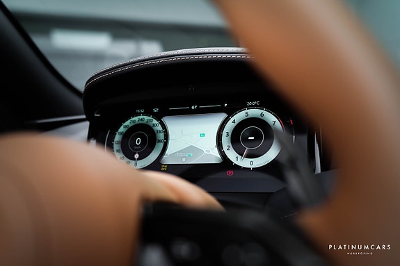 Aston Martin DB12 15 of 27