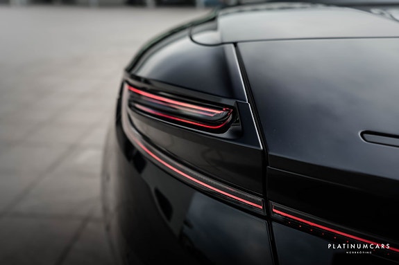 Aston Martin DB12 25 of 27