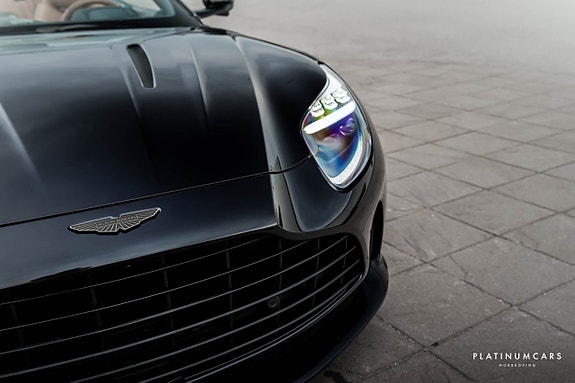 Aston Martin DB12 23 of 27