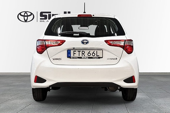 Toyota Yaris 5 of 14