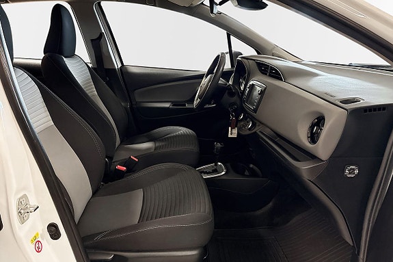 Toyota Yaris 7 of 14