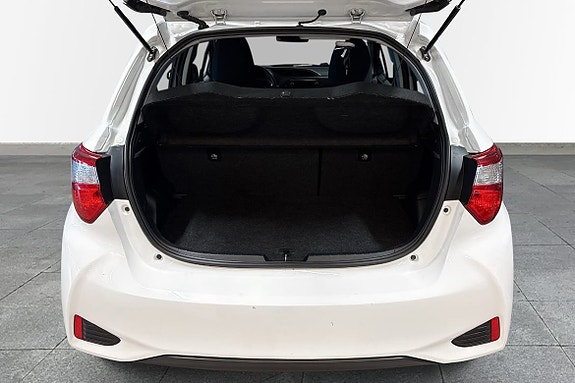 Toyota Yaris 14 of 14