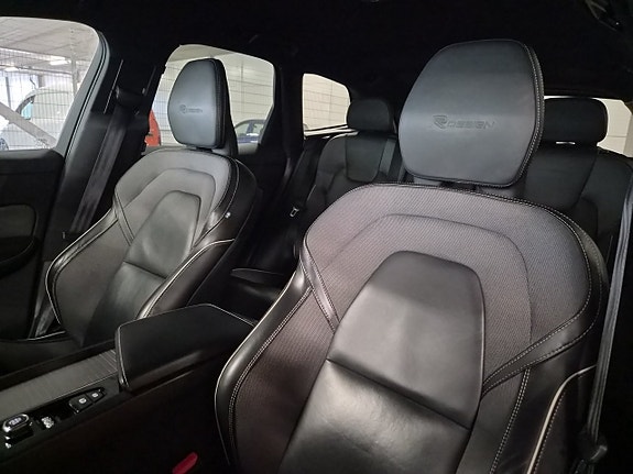 Volvo XC60 15 of 23