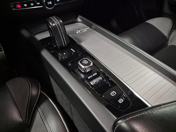 Volvo XC60 17 of 23