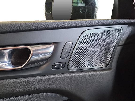 Volvo XC60 19 of 23