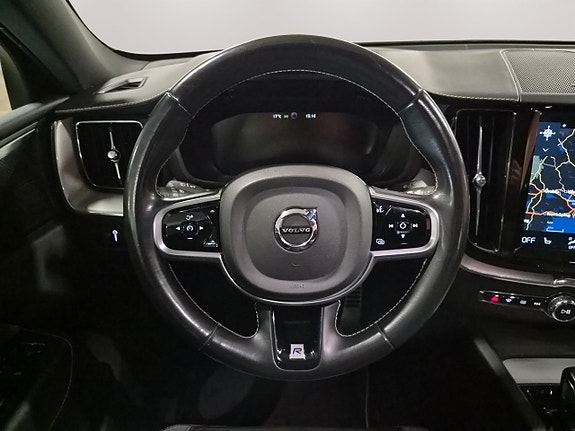 Volvo XC60 16 of 23
