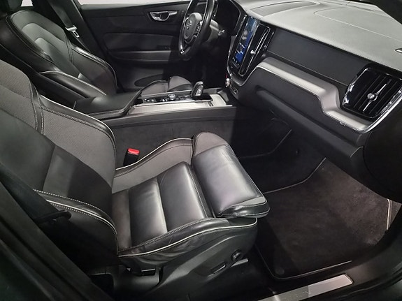Volvo XC60 12 of 23