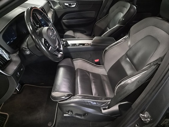 Volvo XC60 11 of 23