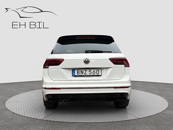 Volkswagen Tiguan 6 of 17