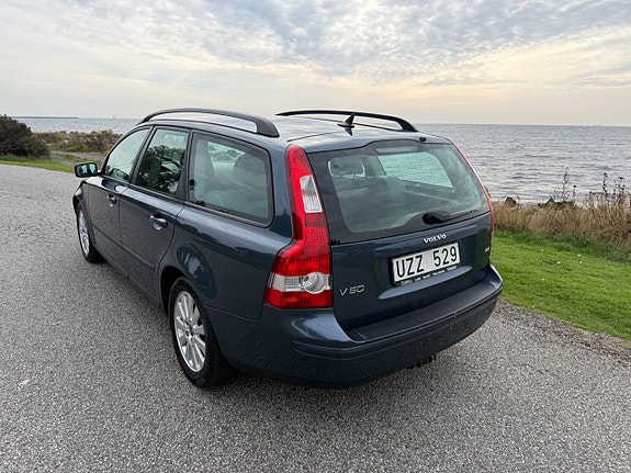 Volvo V50 3 of 13