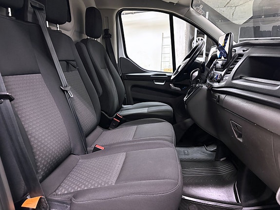 Ford Transit Custom 16 of 17