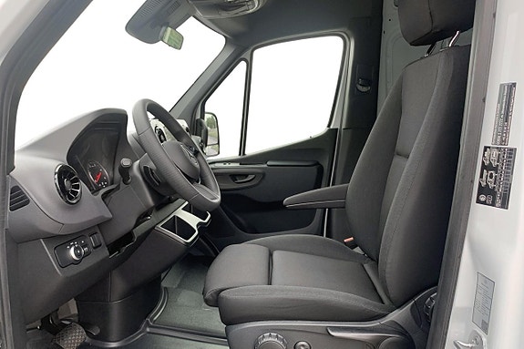 Mercedes-Benz Sprinter 517 8 of 12