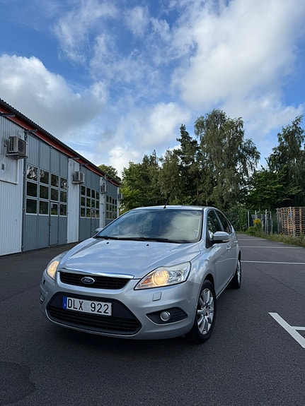 Ford Focus 2 of 9