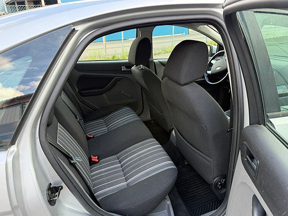 Ford Focus 6 of 9