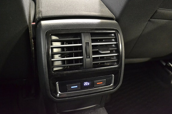 Volkswagen Passat 15 of 24