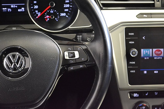 Volkswagen Passat 20 of 24