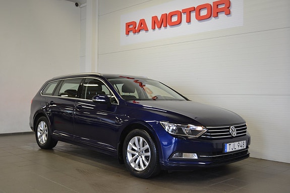 Volkswagen Passat 3 of 24