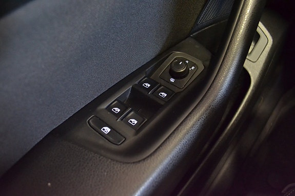Volkswagen Passat 23 of 24