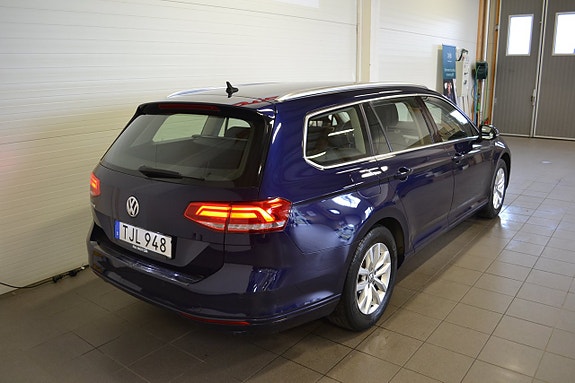 Volkswagen Passat 6 of 24