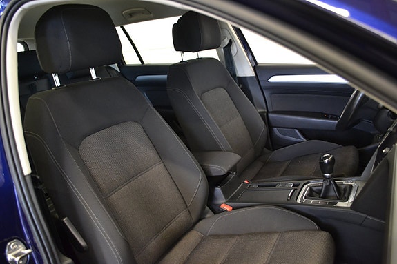 Volkswagen Passat 11 of 24