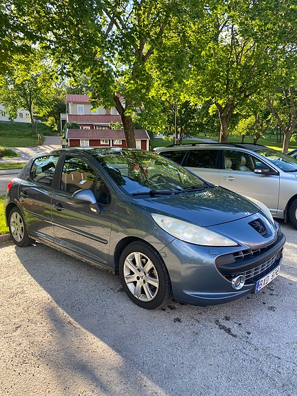 Peugeot 207 2 of 10