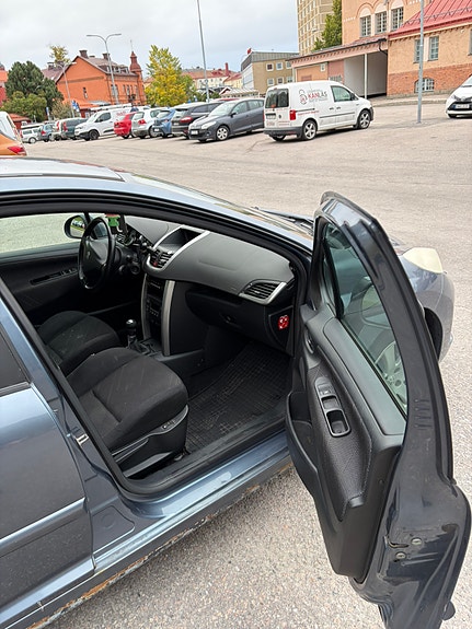 Peugeot 207 6 of 10
