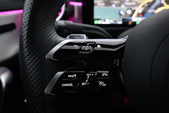 Mercedes-Benz CLA250 e 17 of 26