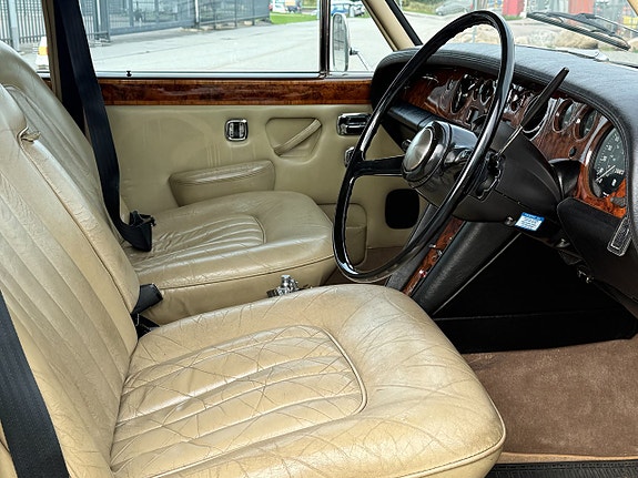 Rolls Royce Silver Shadow 7 of 13