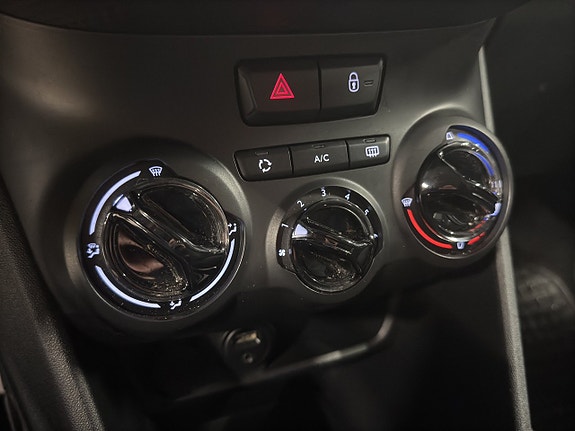 Peugeot 2008 16 of 19