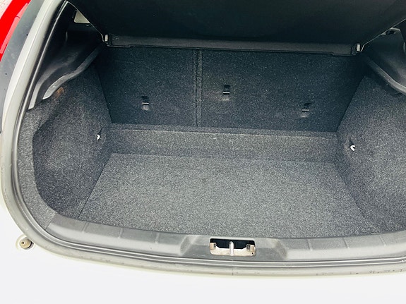 Volvo V40 24 of 24