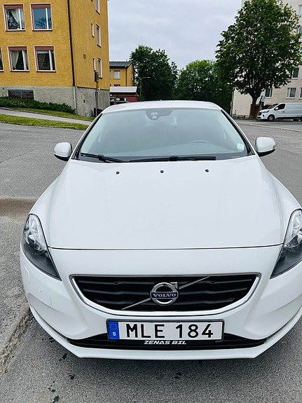 Volvo V40 15 of 24