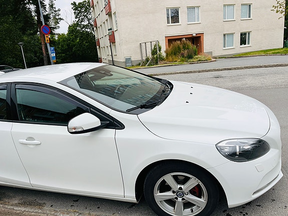 Volvo V40 17 of 24