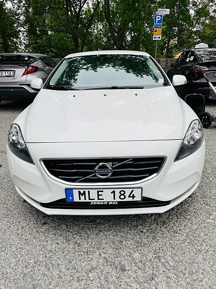 Volvo V40 9 of 24