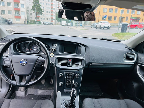 Volvo V40 18 of 24