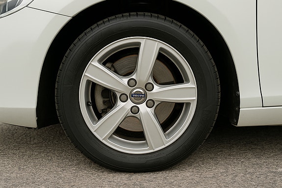 Volvo V40 5 of 24