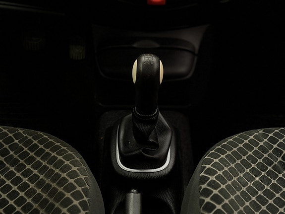 Nissan Micra 25 of 26