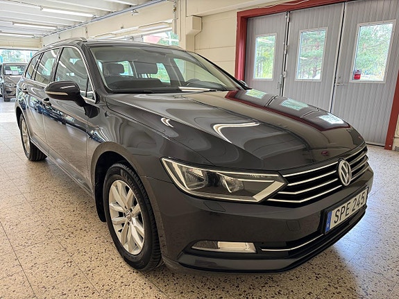 Volkswagen Passat 2 of 11