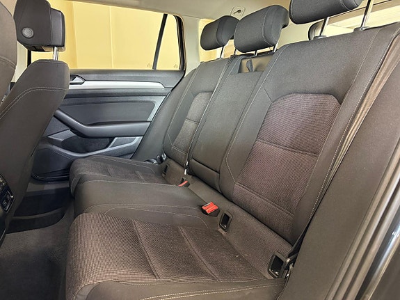 Volkswagen Passat 8 of 11