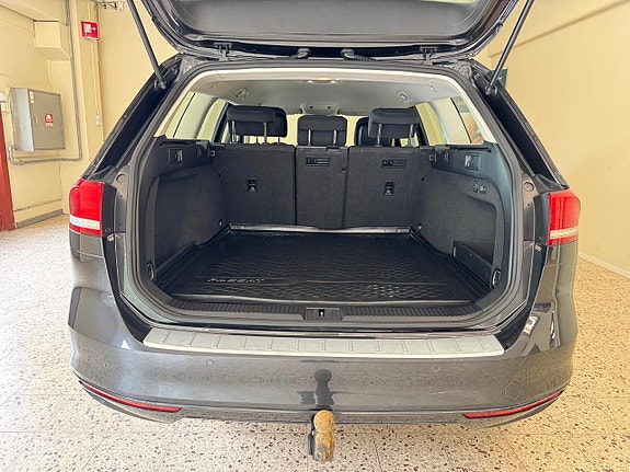 Volkswagen Passat 5 of 11