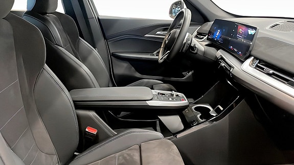BMW X1 3 of 11