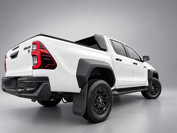 Toyota HiLux 26 of 26