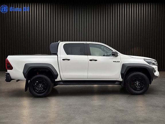 Toyota HiLux 7 of 26