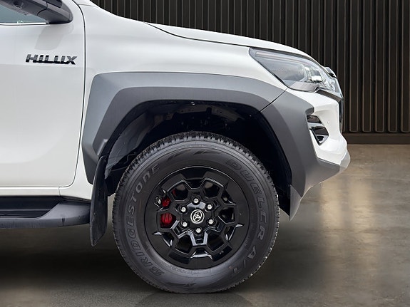 Toyota HiLux 8 of 26