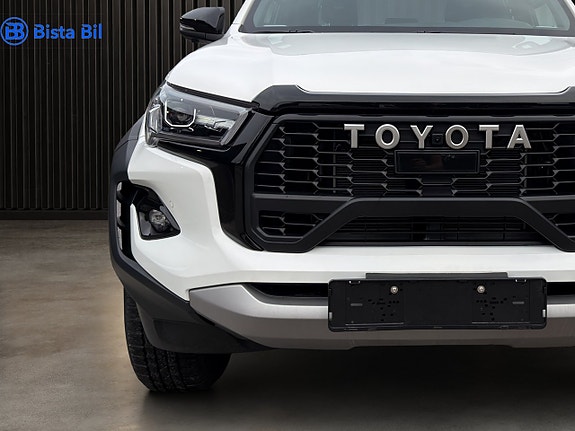 Toyota HiLux 5 of 26