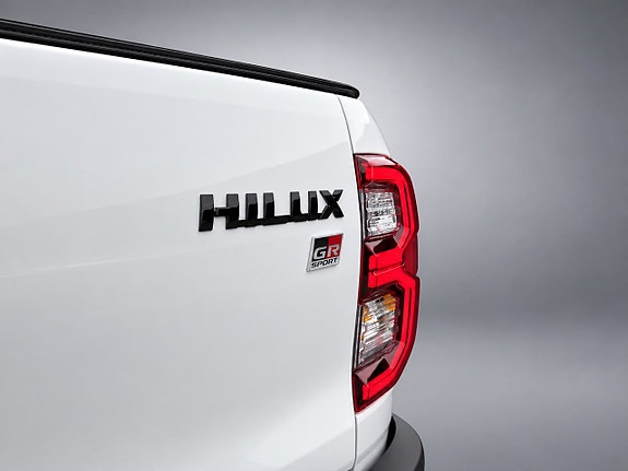 Toyota HiLux 25 of 26